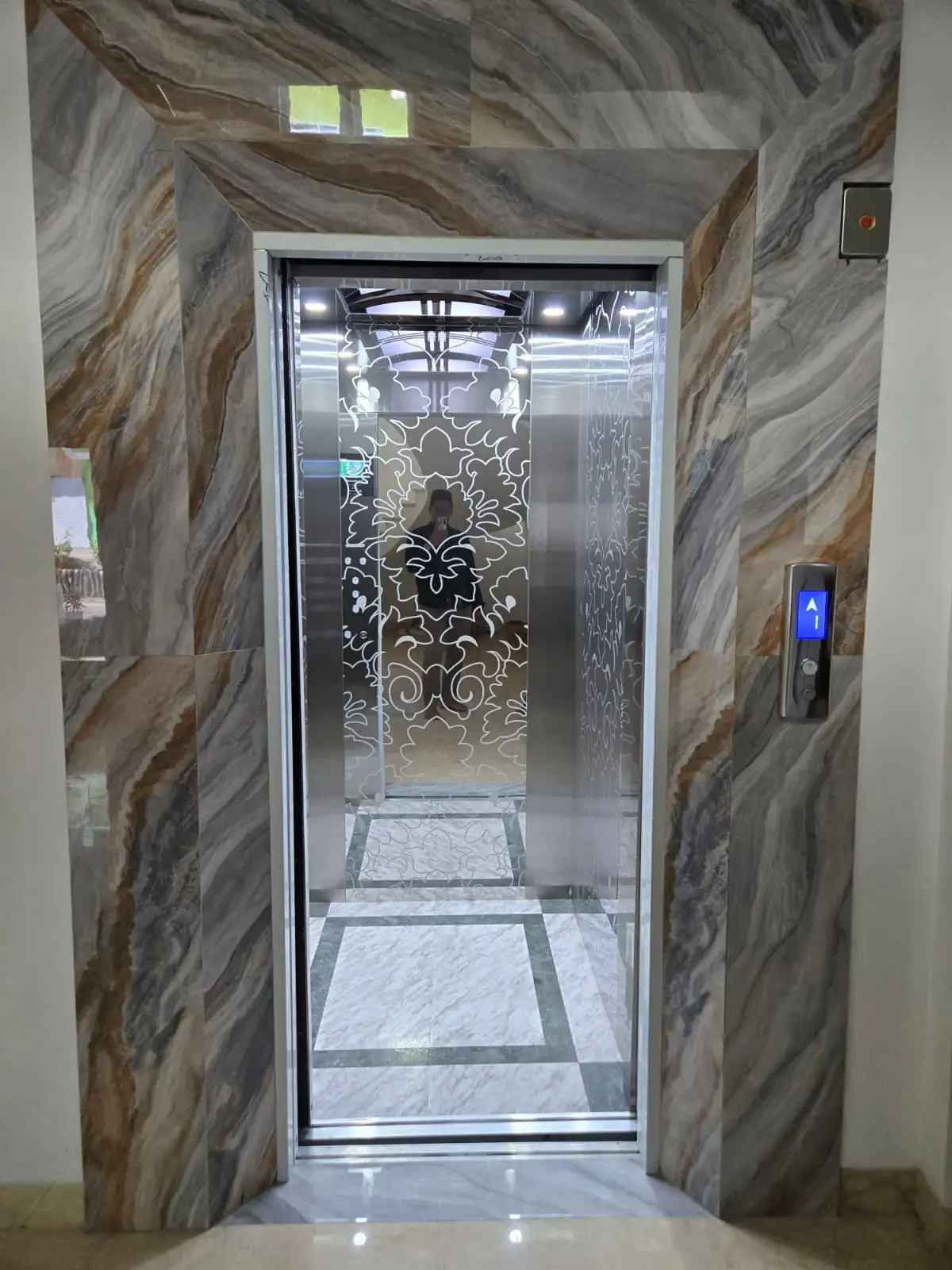 Pengadaan Elevator